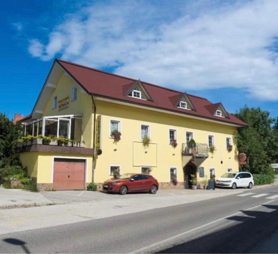 Senovo Gostisce Senica酒店 外观 照片