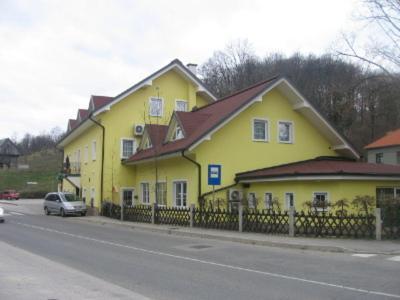 Senovo Gostisce Senica酒店 外观 照片